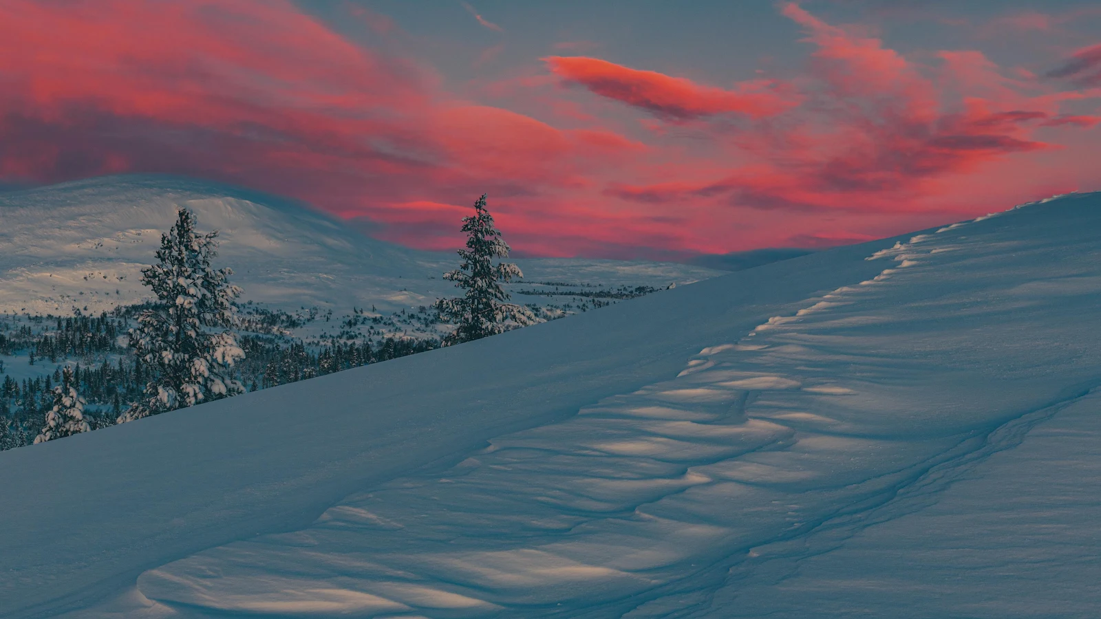 Winter Landscape, Snowy Mountains, Pink Sunset, Arctic Scenery 4K Wallpaper Background (3840x2160)