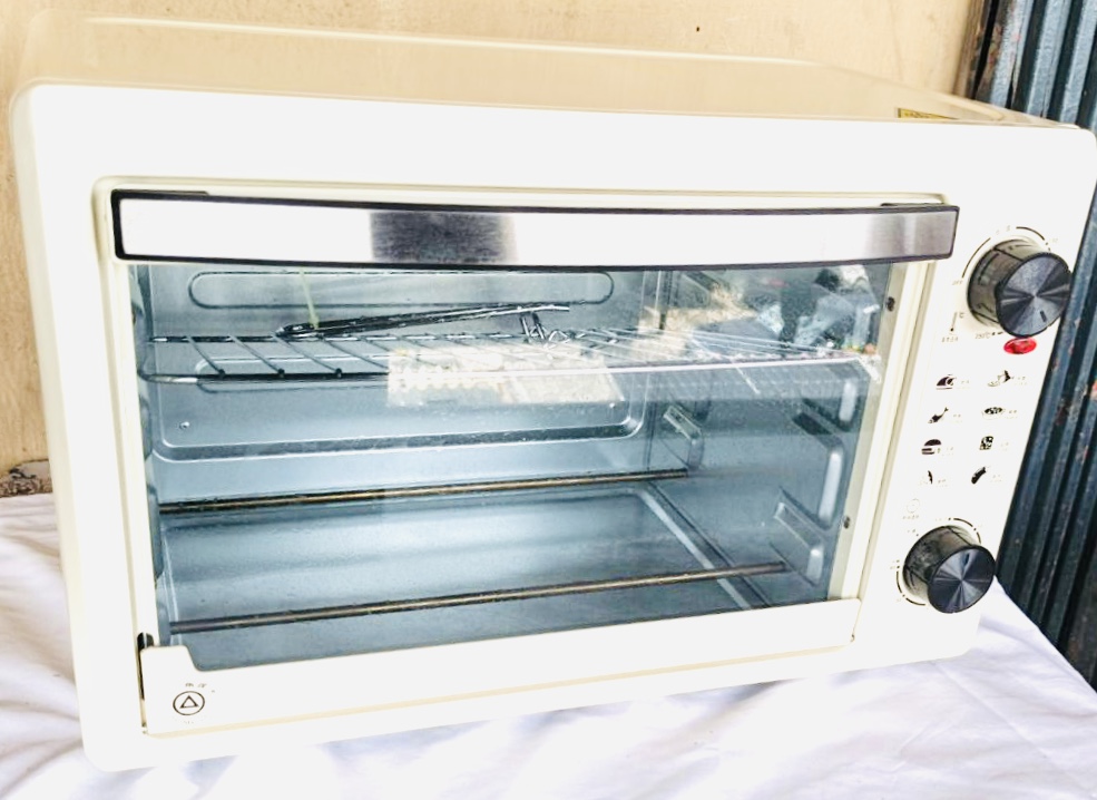 Photo 2 of 24L Electric Oven