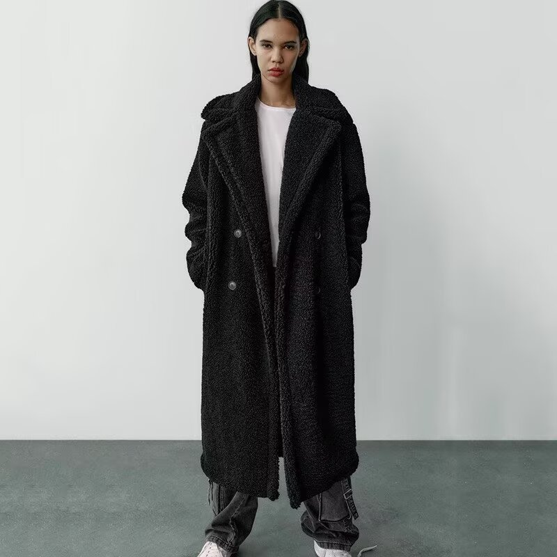Long lamb fleece coat with lapels for women