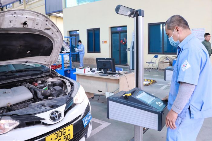 Bãi bỏ một số thủ tục khi đăng kiểm phương tiện - Đài Phát thanh và truyền hình Hà Nội