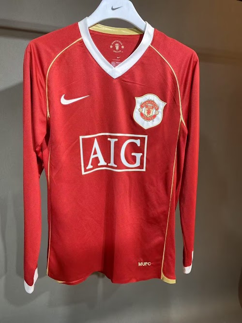 Retro 2006-07 Manchester United Local.jpg