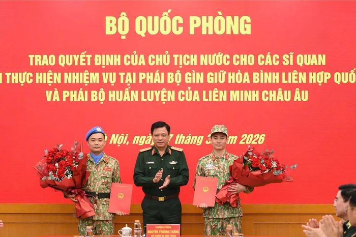 Việt Nam cử thêm 2 sĩ quan tham gia gìn giữ hòa bình quốc tế - Đài Phát thanh và truyền hình Hà Nội