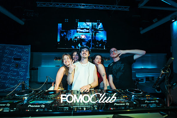 FOMO Club (16).jpg