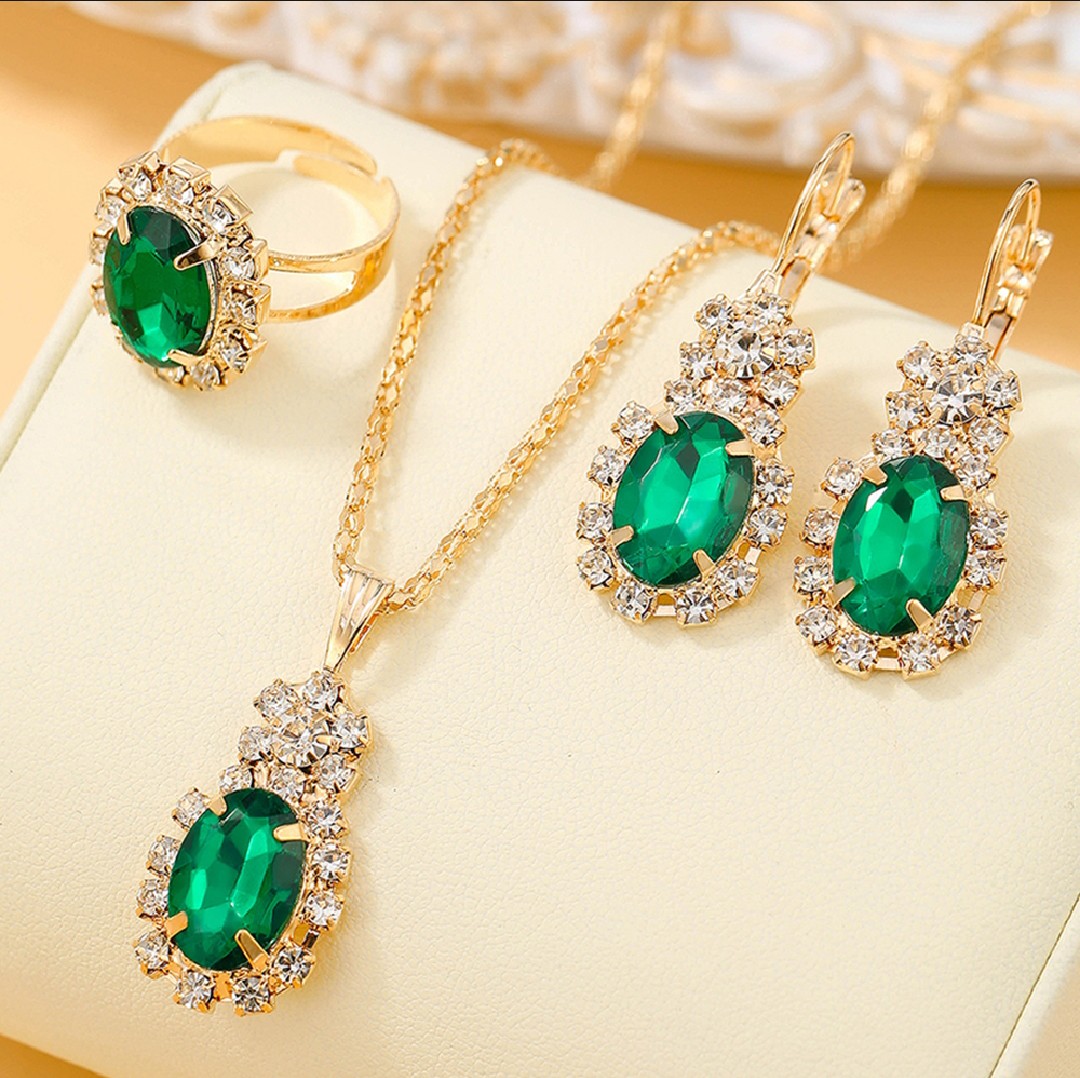 4PCS Sets Exquisite Water Drop Rhinestone Necklace Earrings Ring Jewelry Set Charm Ladies Jewelry Fashion Bridal Gifts