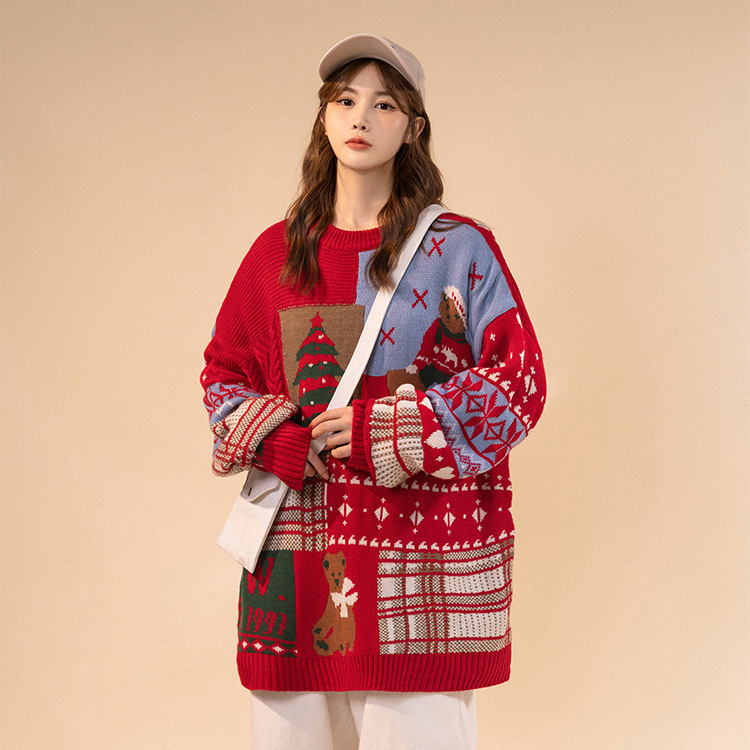 Christmas knitted sweater for men with bear motif