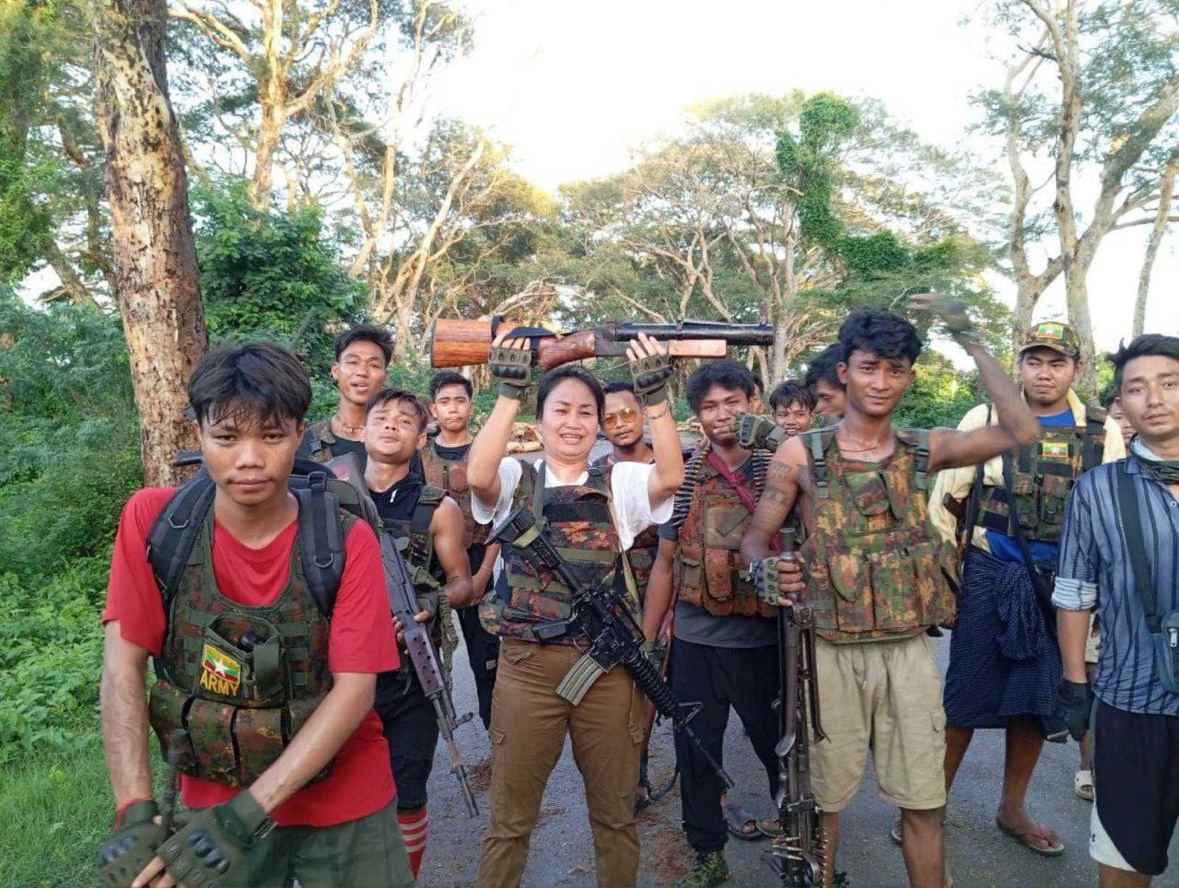 သီတာယုမွန်နဲ့ မြင်းခြံပျူအဖွဲ့