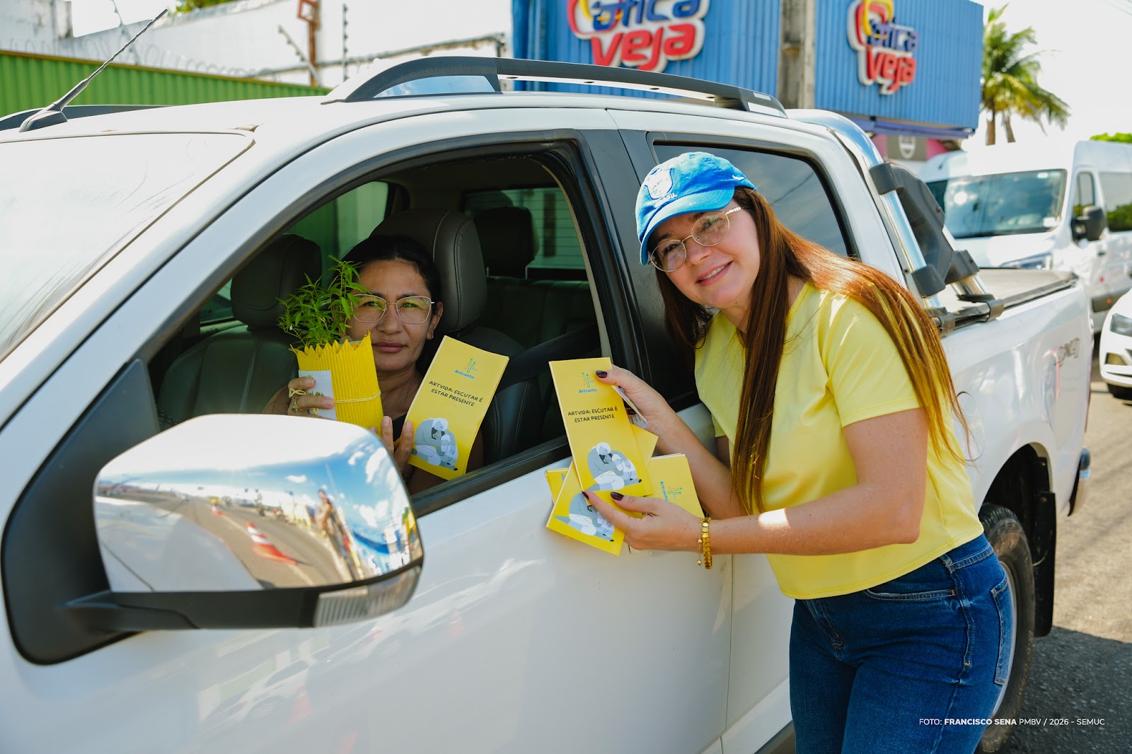 Materiais informativos e plantas decoradas para distribuição na Blitz Artvida durante Setembro Amarelo em Boa Vista.