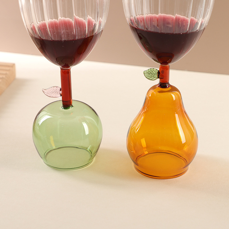 Wine glass, 601–700 ml, round shape