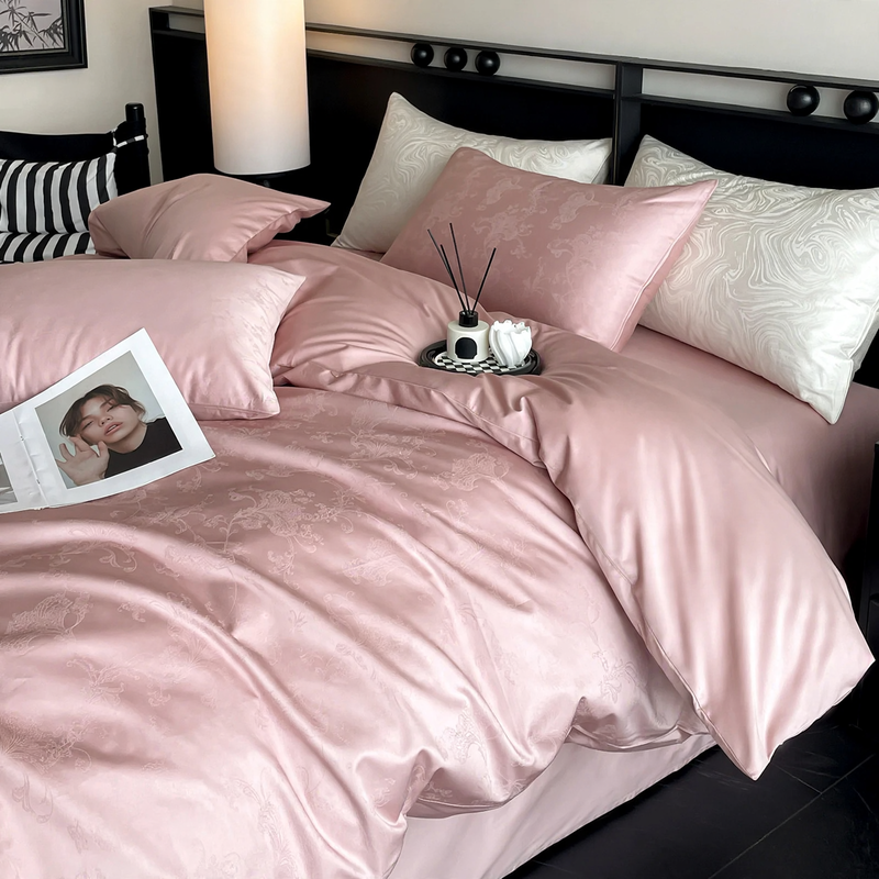 Luxury bedding set made of long-staple combed cotton