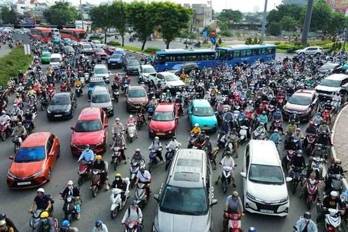 TPHCM: Kiểm soát khí thải toàn bộ ô tô, xe máy trước 2030 - Báo Tri thức &amp; Cuộc sống