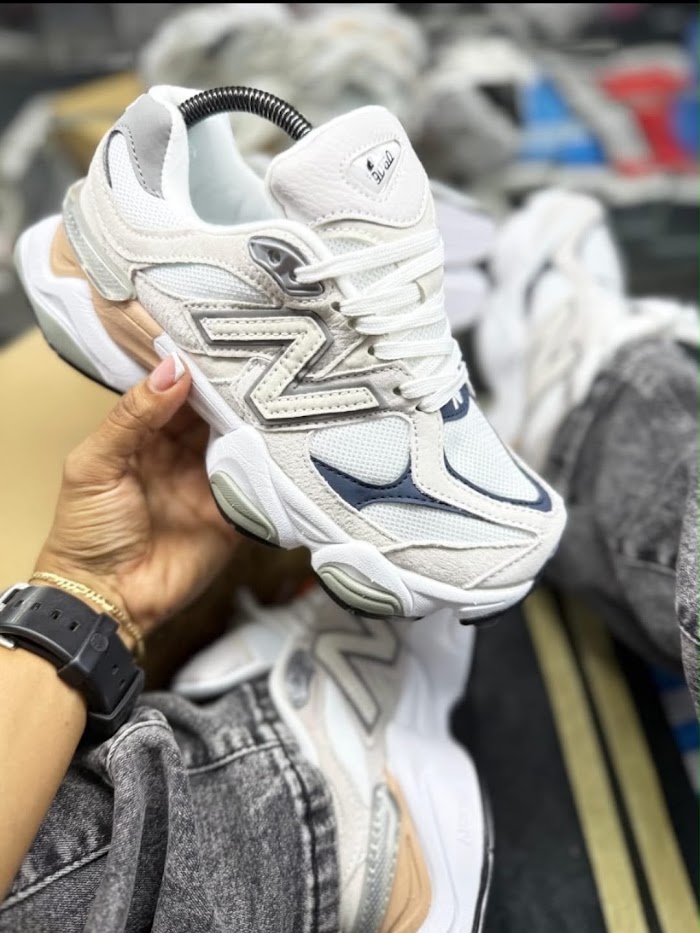 New Balance 9060 Blanco Gris Plata