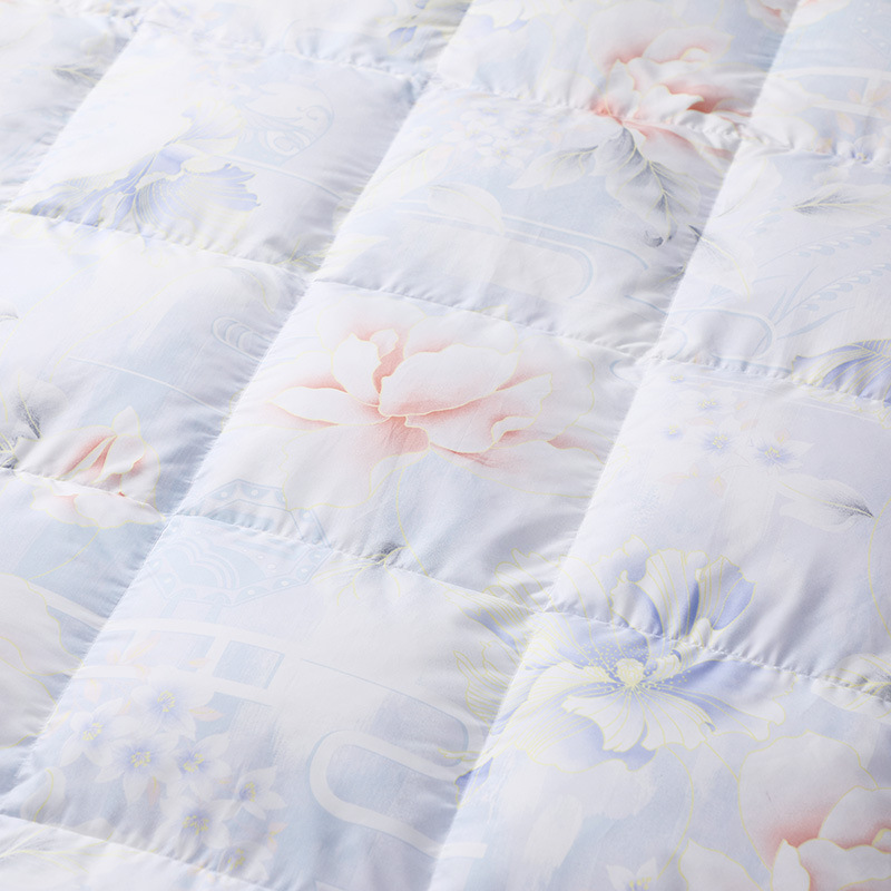 Summer blanket made of goose down