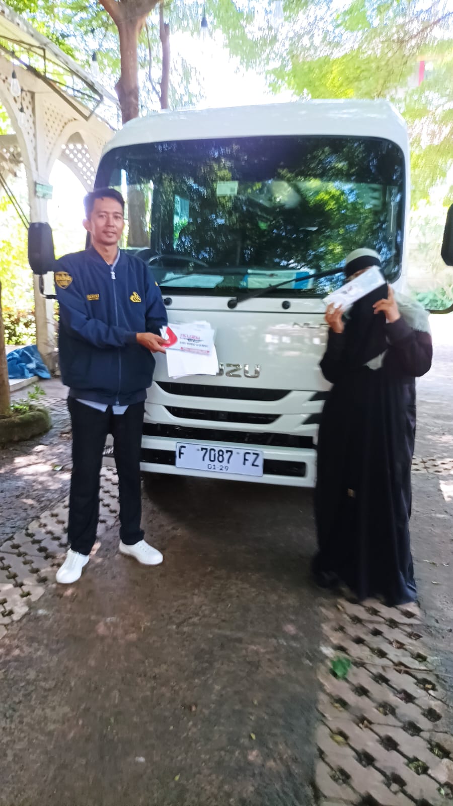 Serah Terima Isuzu Traga PT Anugrah Yaden Utama