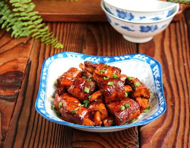 Chả Lụa Rim Nước Tương Đậm Đà