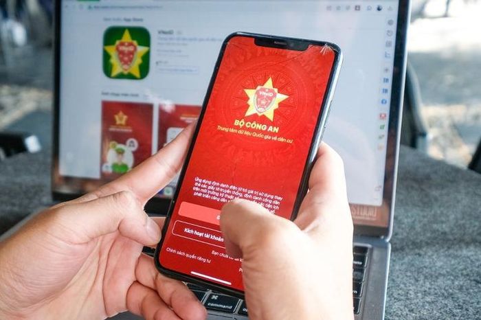 Phản ánh vi phạm giao thông trên VNeID từ 1/4 - Đài Phát thanh và truyền hình Hà Nội