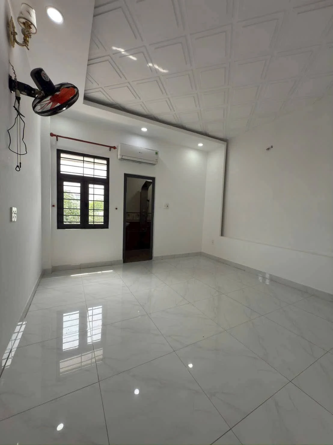 Bán nhà 4,5 Tấm, MT hẻm kinh doanh 85/19 Bình Thành, Quận Bình Tân – ảnh ban công