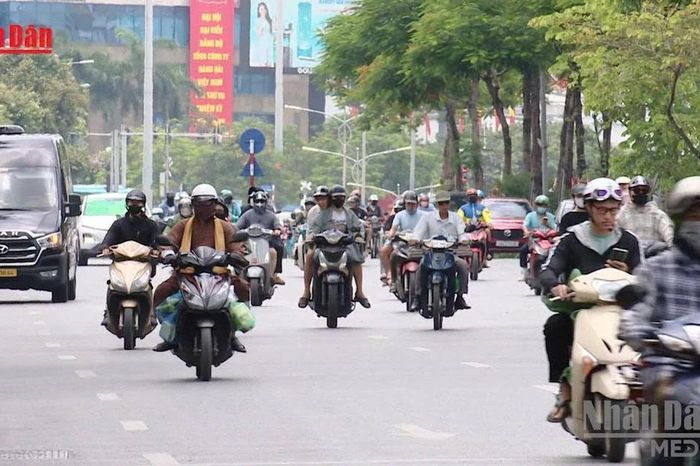 [Video] Hà Nội dự kiến cấm xe máy xăng theo giờ trong vùng lõi Hoàn Kiếm từ 1/7/2026 - Báo Nhân Dân