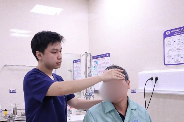 Chóng mặt dai dẳng tái diễn kéo dài, thủ phạm không ngờ do sỏi tai - Báo Tri thức &amp; Cuộc sống