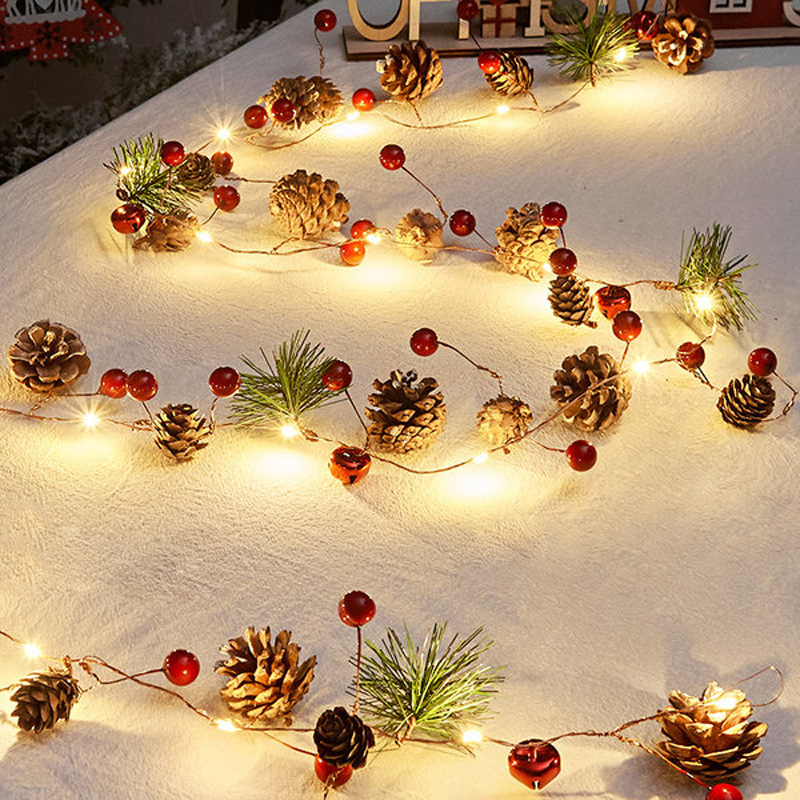 LED-Lichterkette mit Tannenzapfen-Design