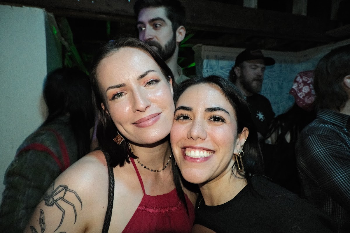 @tlau.photos_thelostandunfounds_2026-03-29_austin_last_night_013