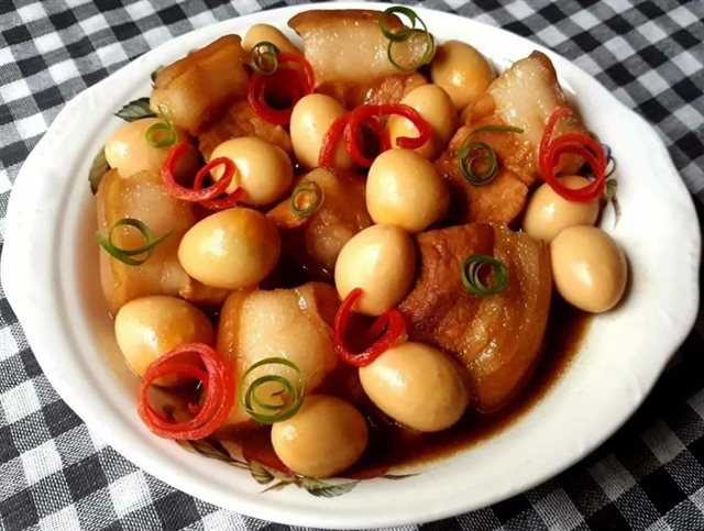 Thịt Kho Trứng Cút Cho Ngày Tết