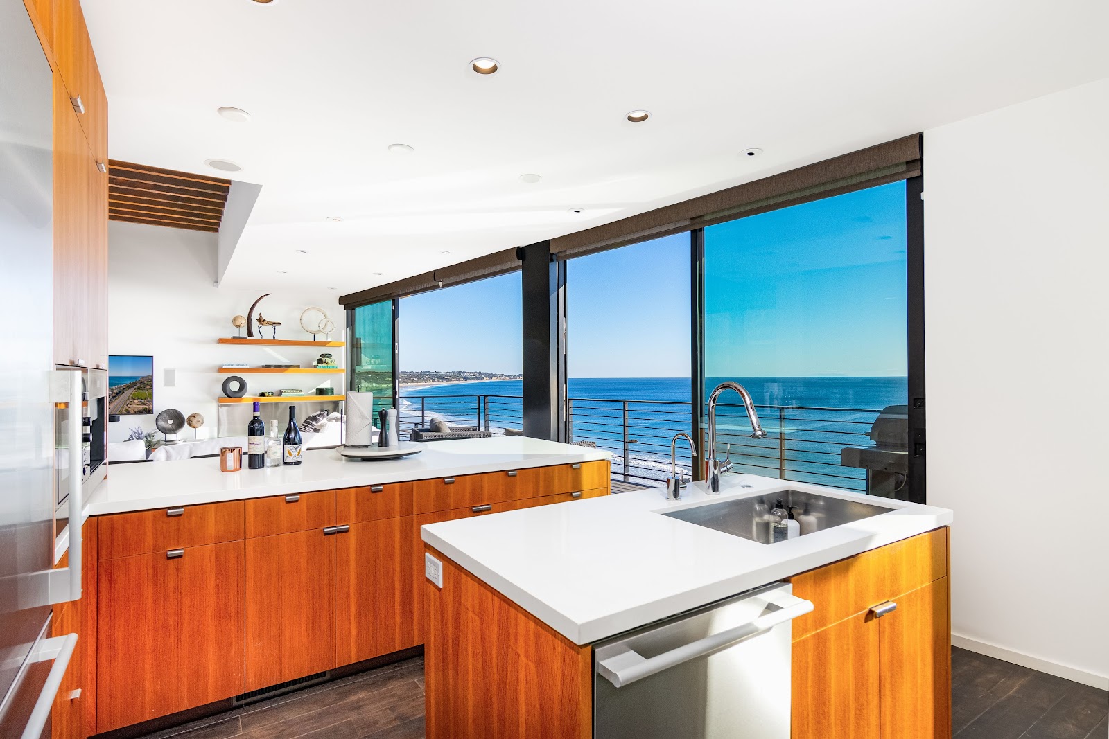 Malibu, California, USA — 3-Bed Cabin 2