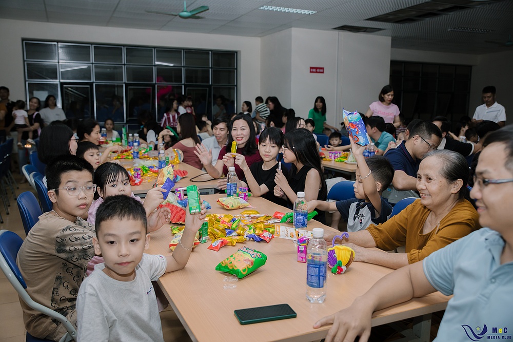 Tuổi trẻ Trường Đại học Tây Bắc tổ chức nhiều hoạt động trung thu ý nghĩa cho thiếu nhi