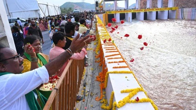 Godavari Waters Reach North Andhra, Farmers Hail Naidu