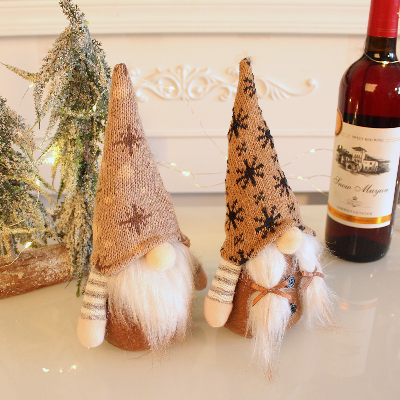 Christmas gnome with knitted hat, brown