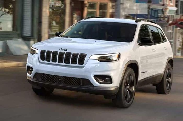 Hơn 61.000 xe Jeep Cherokee vì lỗi hệ truyền động gây nguy hiểm - Báo Tri thức &amp; Cuộc sống