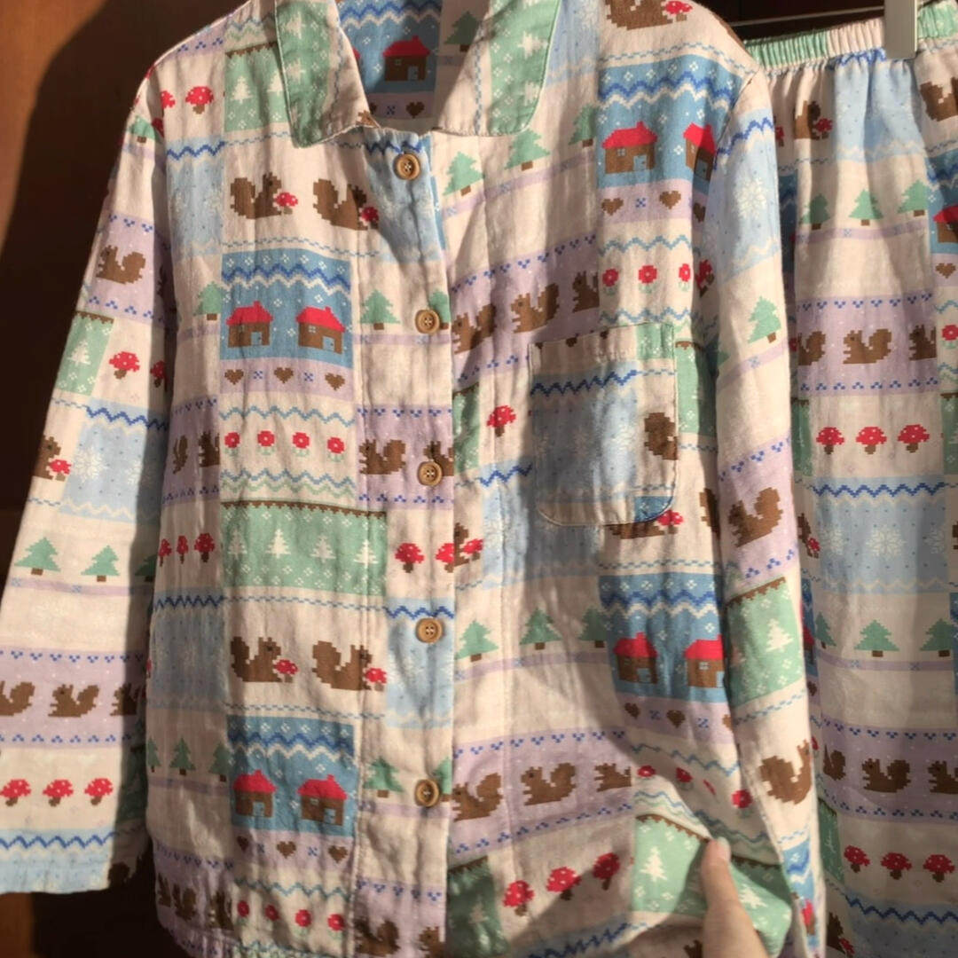 Women’s pajama set, long-sleeved, with cabin print