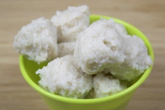Thịt cá viên là món ăn được nhiều người ưa chuộng. Nếu ngại các loại cá viên bán ở hàng quán không đảm bảo an toàn vệ sinh thì bạn có thể làm ngay tại nhà theo hướng dẫn đơn giản trên nhé!