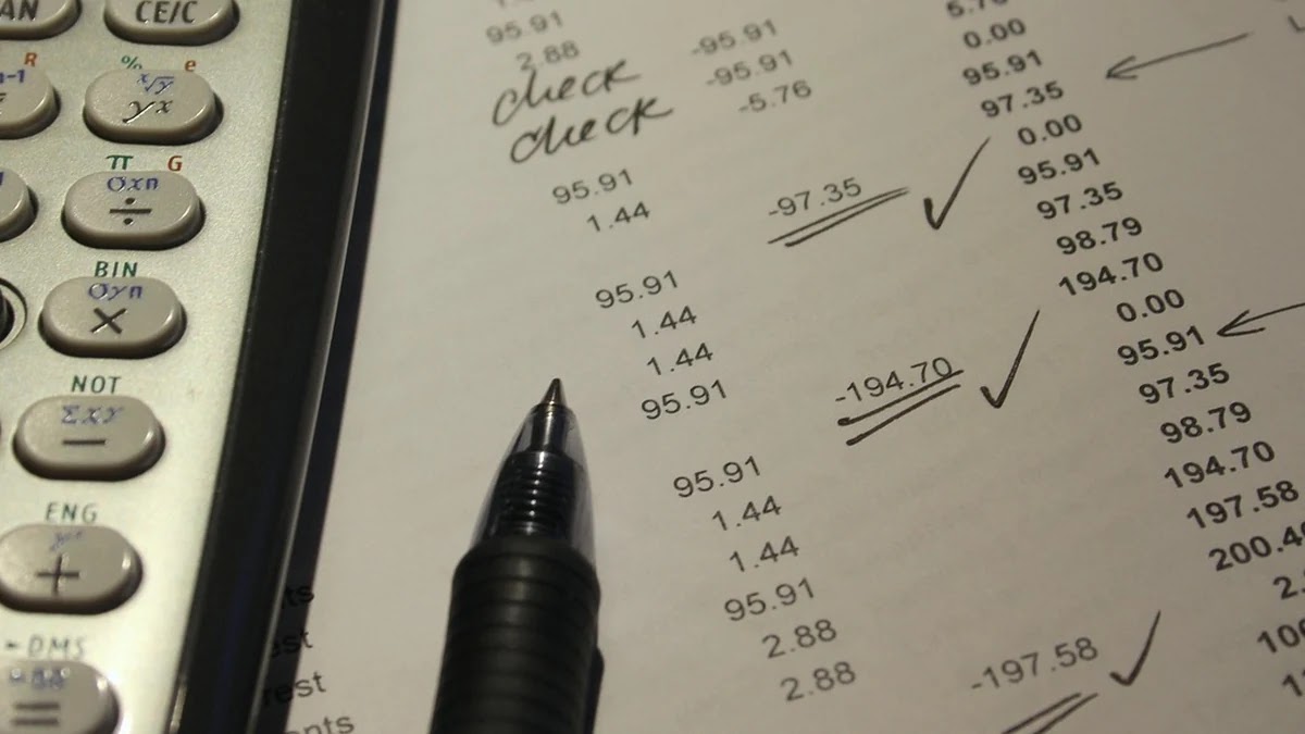 기업 재무 분석에 특화된 AI 솔루션 선택 기준과 활용법