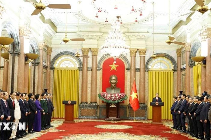 Trao quyết định bổ nhiệm các thành viên Chính phủ - Báo VietnamPlus
