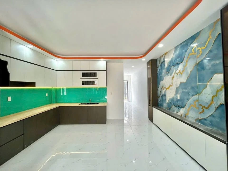 Bán nhà 4x19m, 5 Tầng, Cống Lỡ, Phường Tân Sơn, Quận Tân Bình – ảnh sân trước – Ấp Lộc Hậu, Xã Mỹ Lộc, Huyện Cần Giuộc, Long An