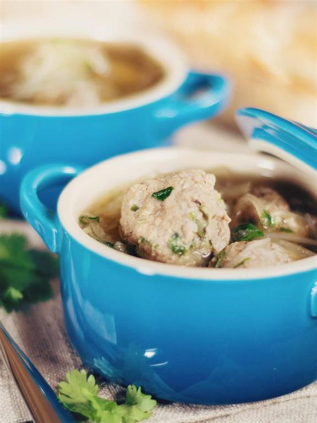 Canh Thịt Viên Củ Cải Trắng