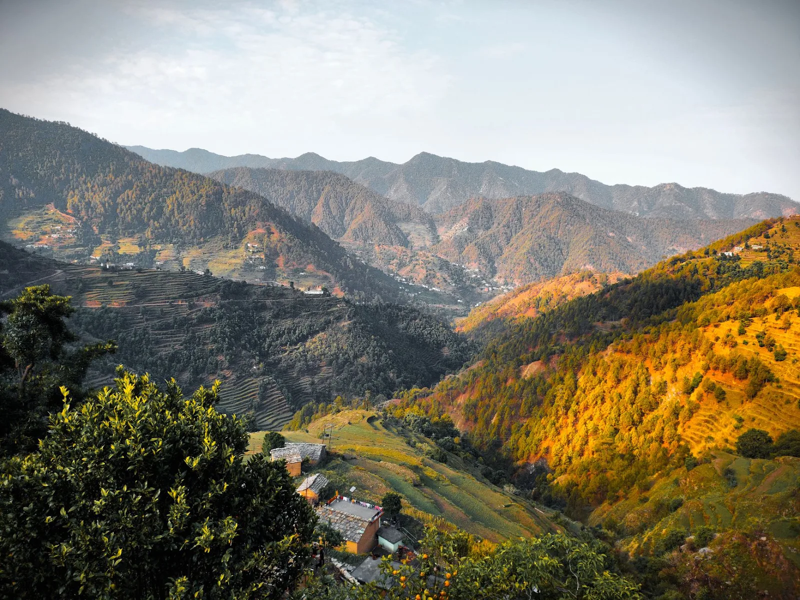What clothes should I pack for a trip to Tehri Garhwal?