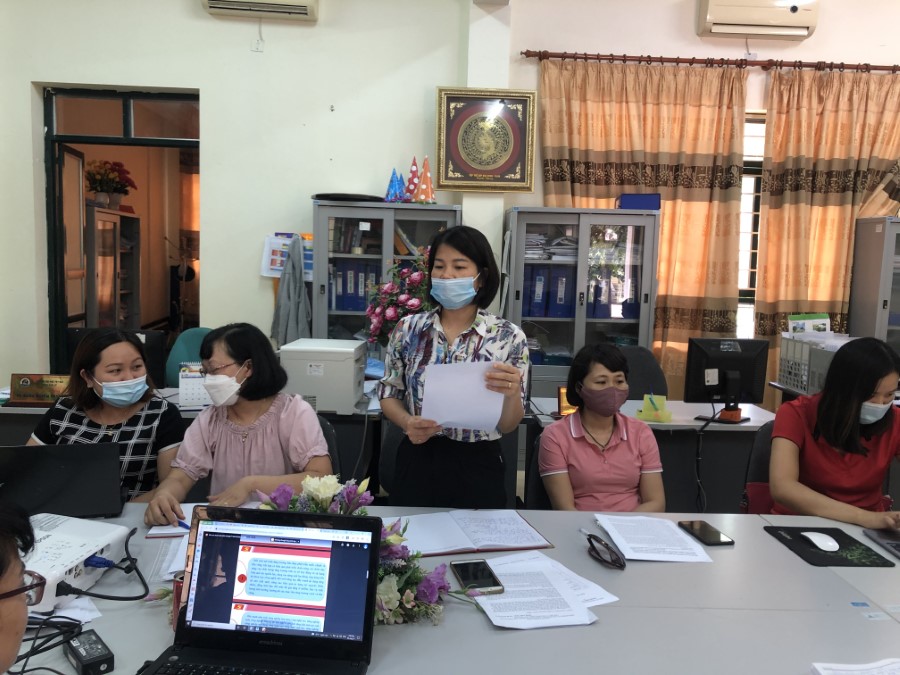 Chi bộ Khoa Kinh tế tổ chức sinh hoạt chuyên đề "Các nội dung về phát triển kinh tế trong nghị quyết Đại hội XIII của Đảng, Nghị quyết Đại hội Đảng bộ các tỉnh Tây Bắc và đề xuất giải pháp trong công tác đào tạo, nghiên cứu khoa học khối ngành kinh tế"
