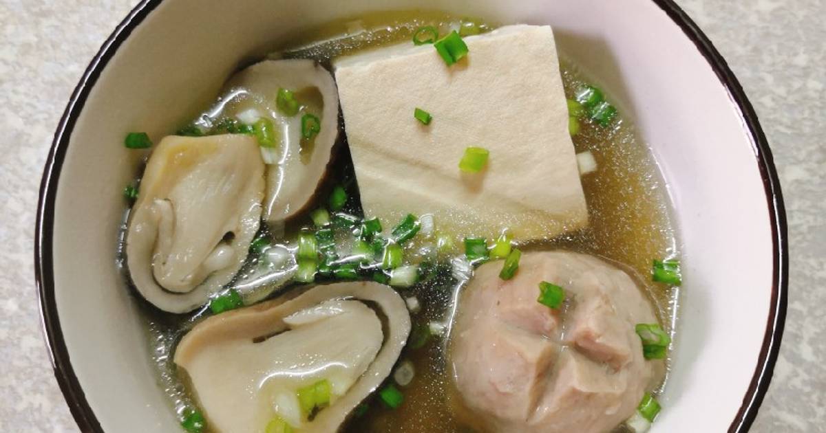 Canh Nấm rơm nấu bò viên