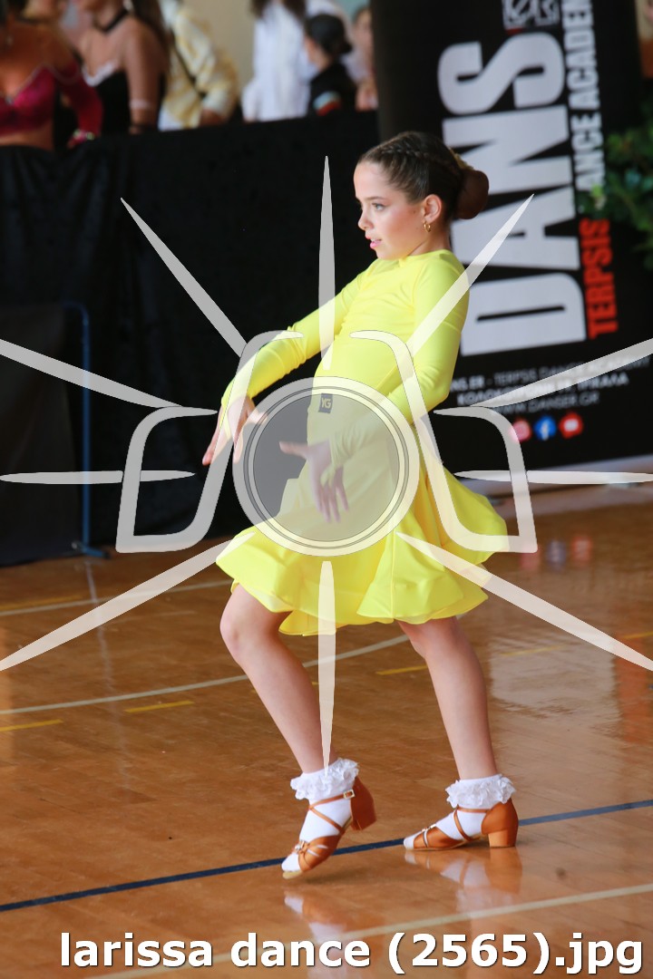 larissa dance (2565).jpg