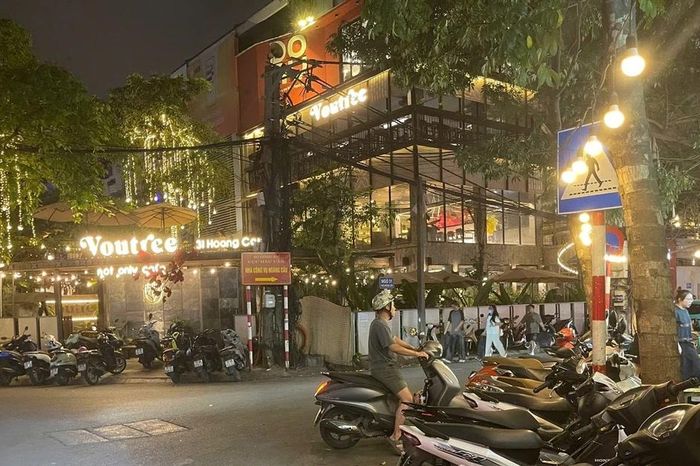Chiếm dụng lòng đường, vỉa hè làm nơi để xe ở phường Đống Đa - Báo Tri thức &amp; Cuộc sống