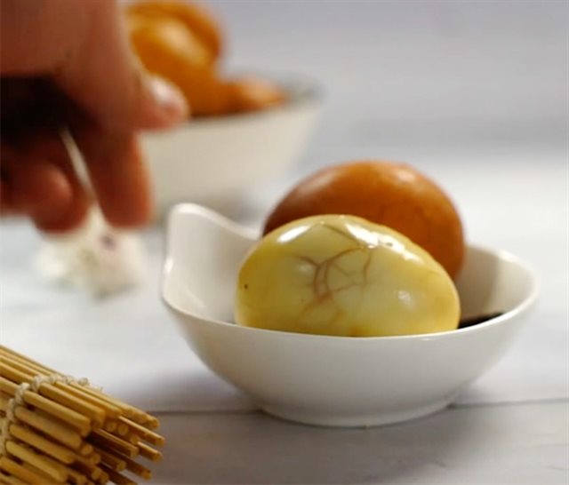 Trứng Luộc Ngâm Nước Trà