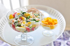 Salad măng tây tôm trứng khá ngon và dinh dưỡng nhờ măng tây cùng cà chua nên các chị em có thể an tâm làm món ăn kiêng hay giảm cân nha. Đừng chần chờ mà hãy nhanh tay lưu ngay công thức lại nhé.