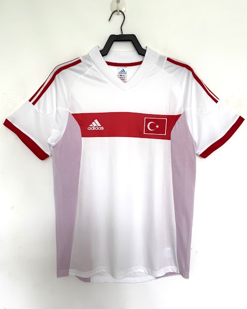 Turquía 2002, segunda equipación (blanca).jpeg