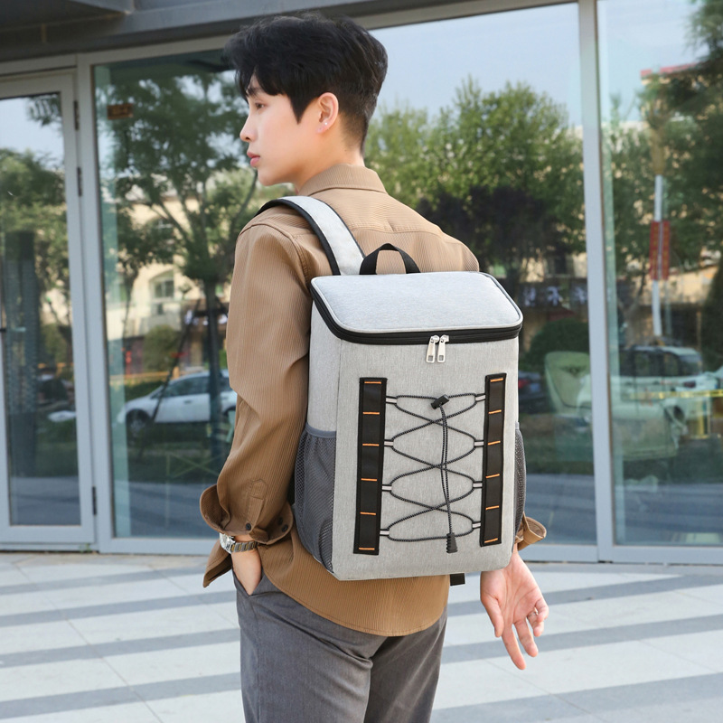 Insulated backpack with thermal function