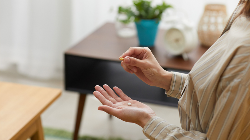 Uống sắt và canxi vào thời điểm nào trong ngày​? Lựa chọn thời điểm uống hợp lý giúp tối ưu hóa hiệu quả hấp thu