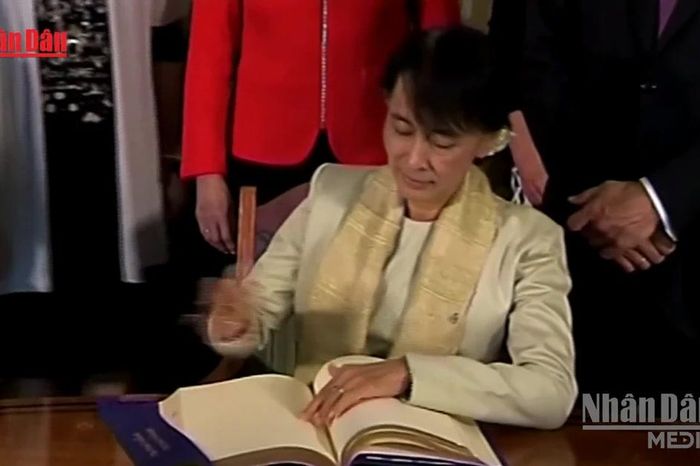 [Video] Myanmar ân xá cựu Tổng thống Win Myint, giảm án cho bà Aung San Suu Kyi - Báo Nhân Dân