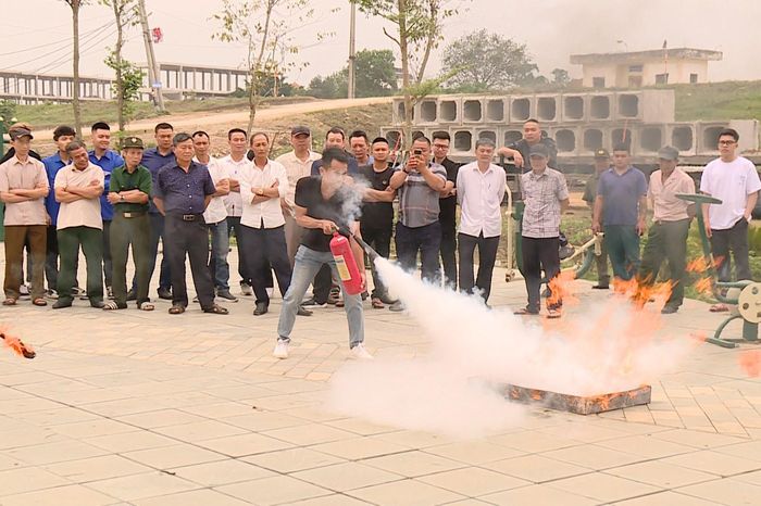 Nâng cao kỹ năng nghiệp vụ PCCC&amp;CNCH cho lực lượng dân phòng - Đài Phát thanh và truyền hình Hà Nội