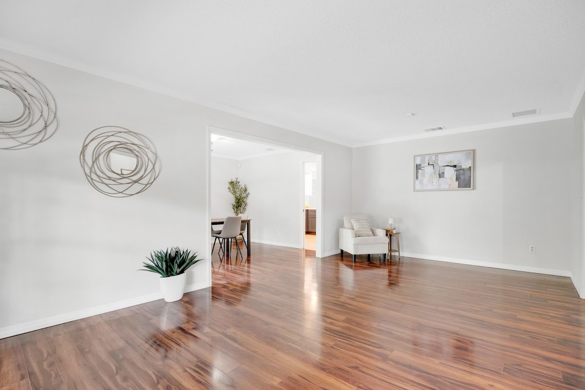1386 S Ridge Lake Cir — living area