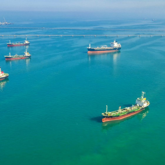 Vận tải biển Nhật Bản: Do dự trước thỏa thuận Hormuz